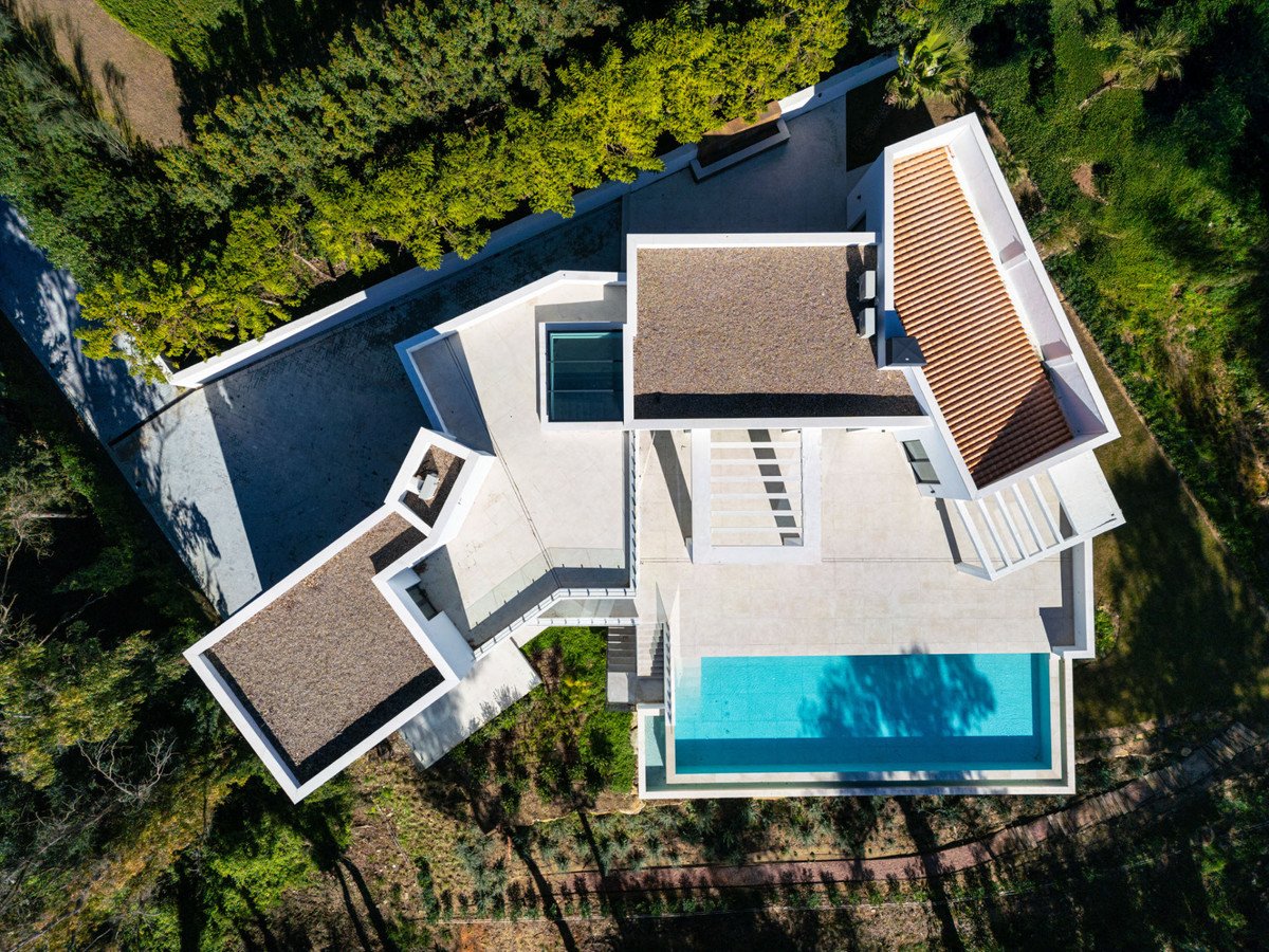 5 Bed Detached Villa in Sotogrande Alto