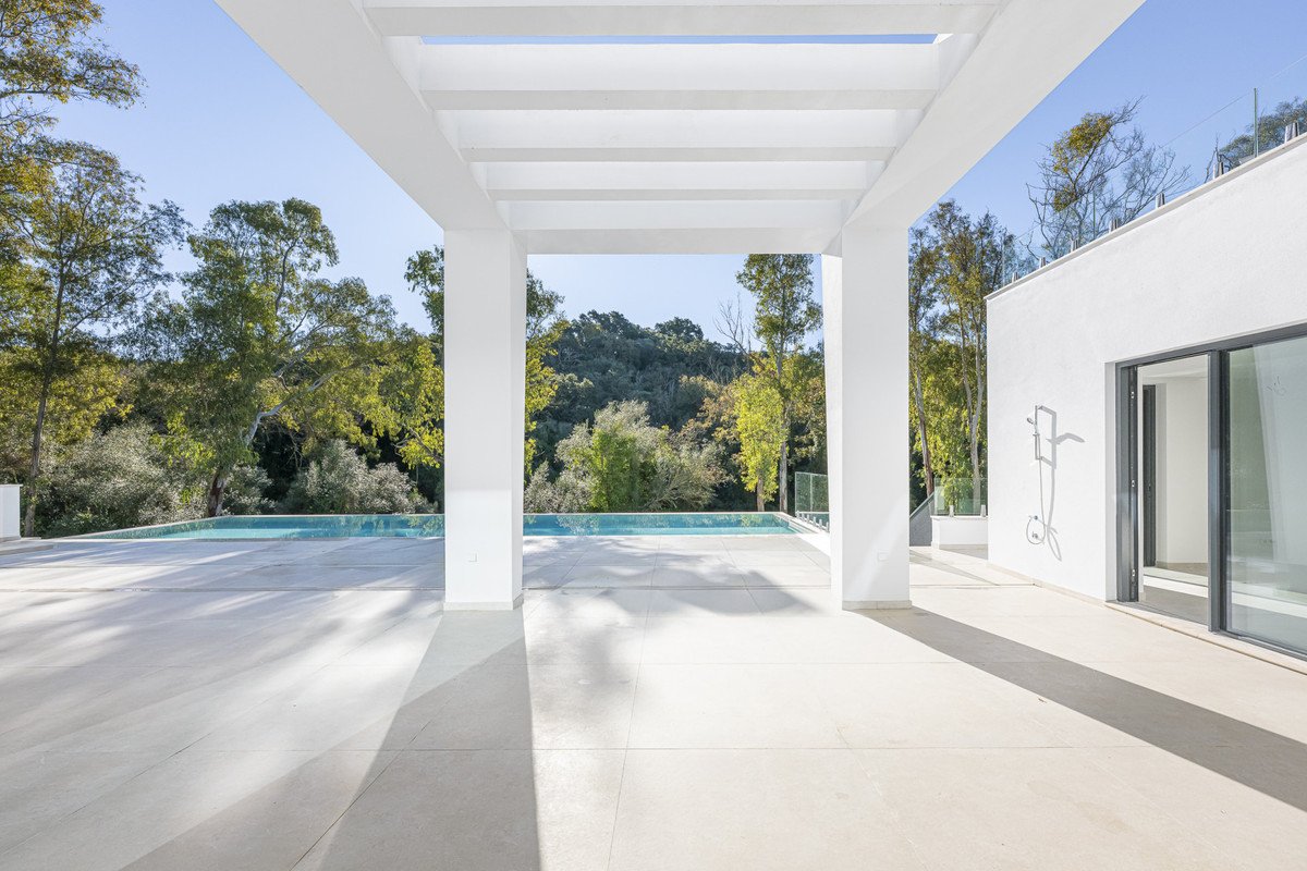 5 Bed Detached Villa in Sotogrande Alto