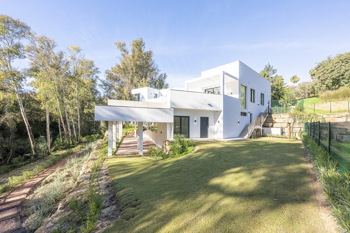 5 Bed Detached Villa in Sotogrande Alto