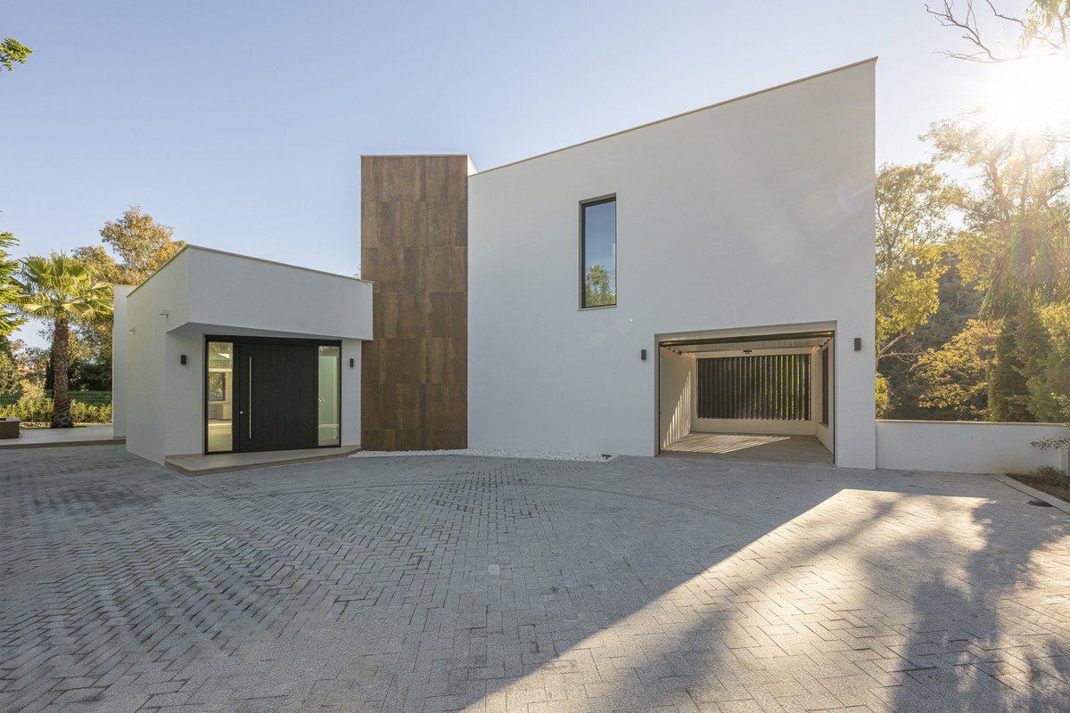 5 Bed Detached Villa in Sotogrande Alto