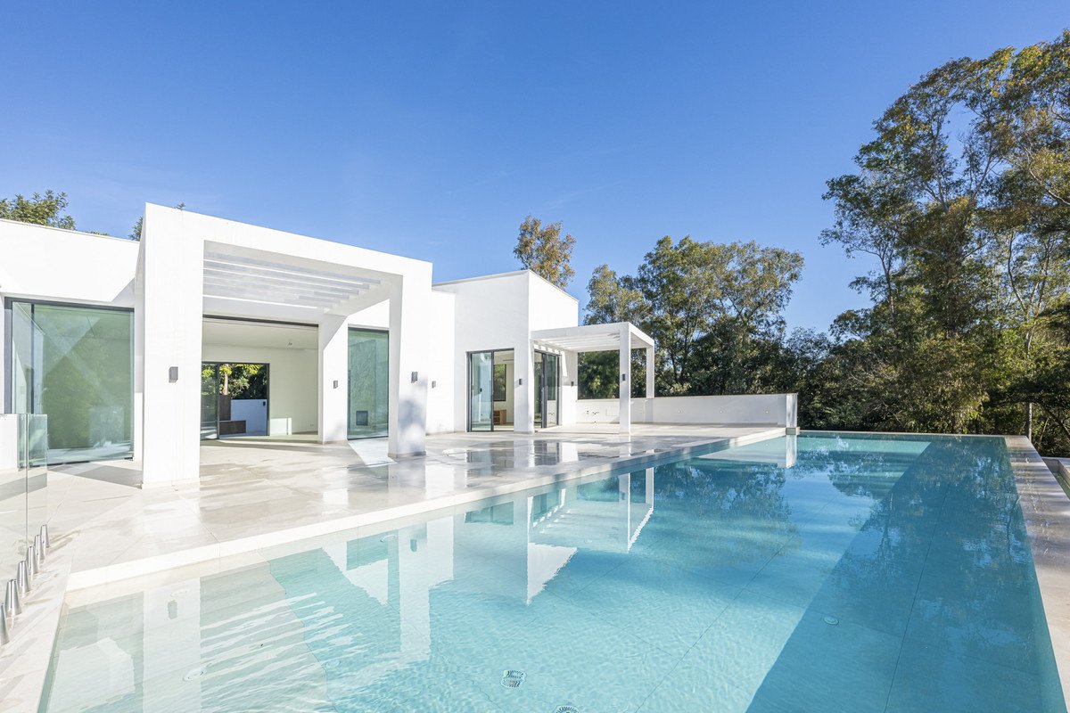 5 Bed Detached Villa in Sotogrande Alto