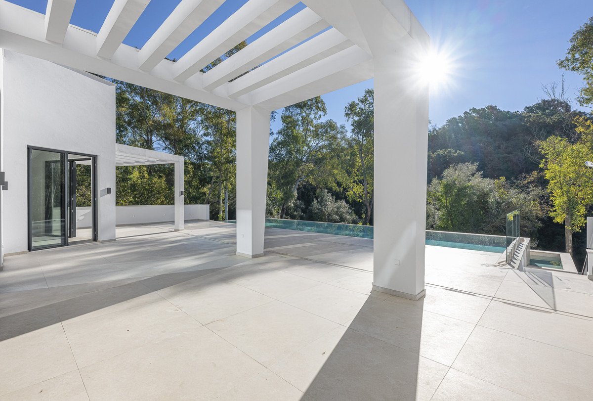 5 Bed Detached Villa in Sotogrande Alto