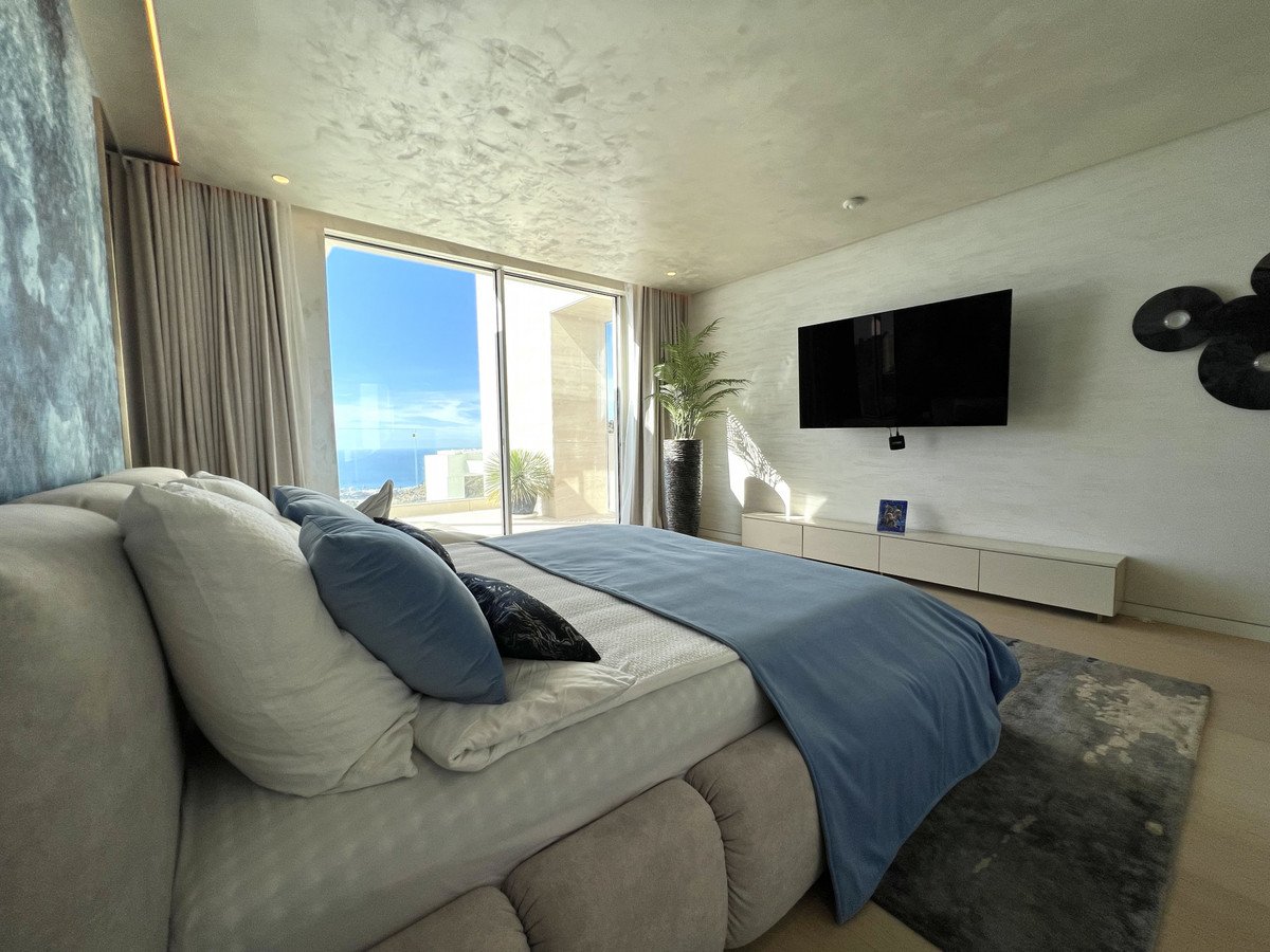 3 Bed Penthouse in Ojén