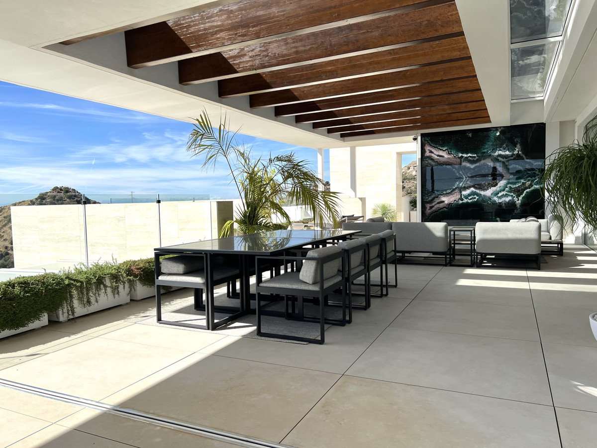 3 Bed Penthouse in Ojén