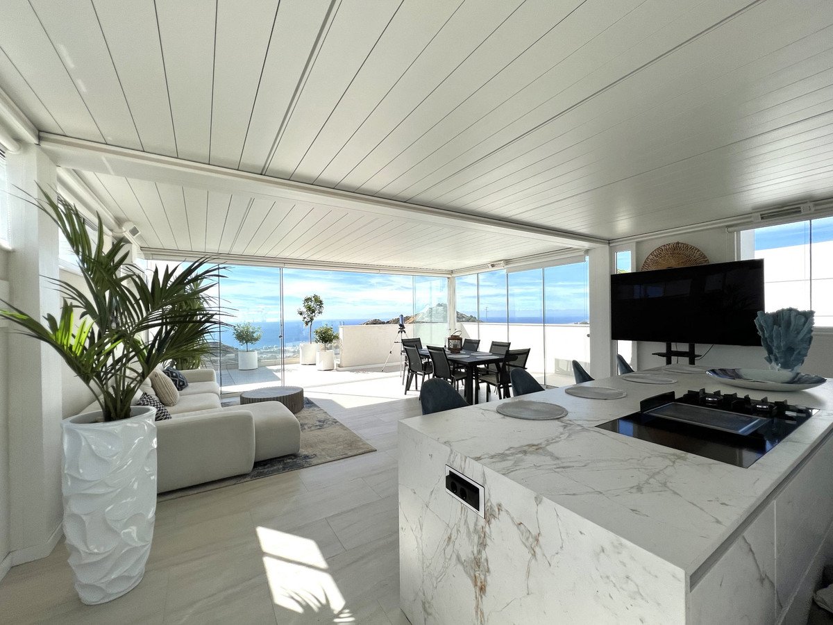 3 Bed Penthouse in Ojén