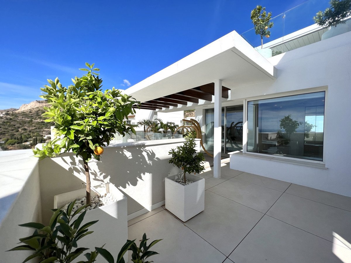 3 Bed Penthouse in Ojén