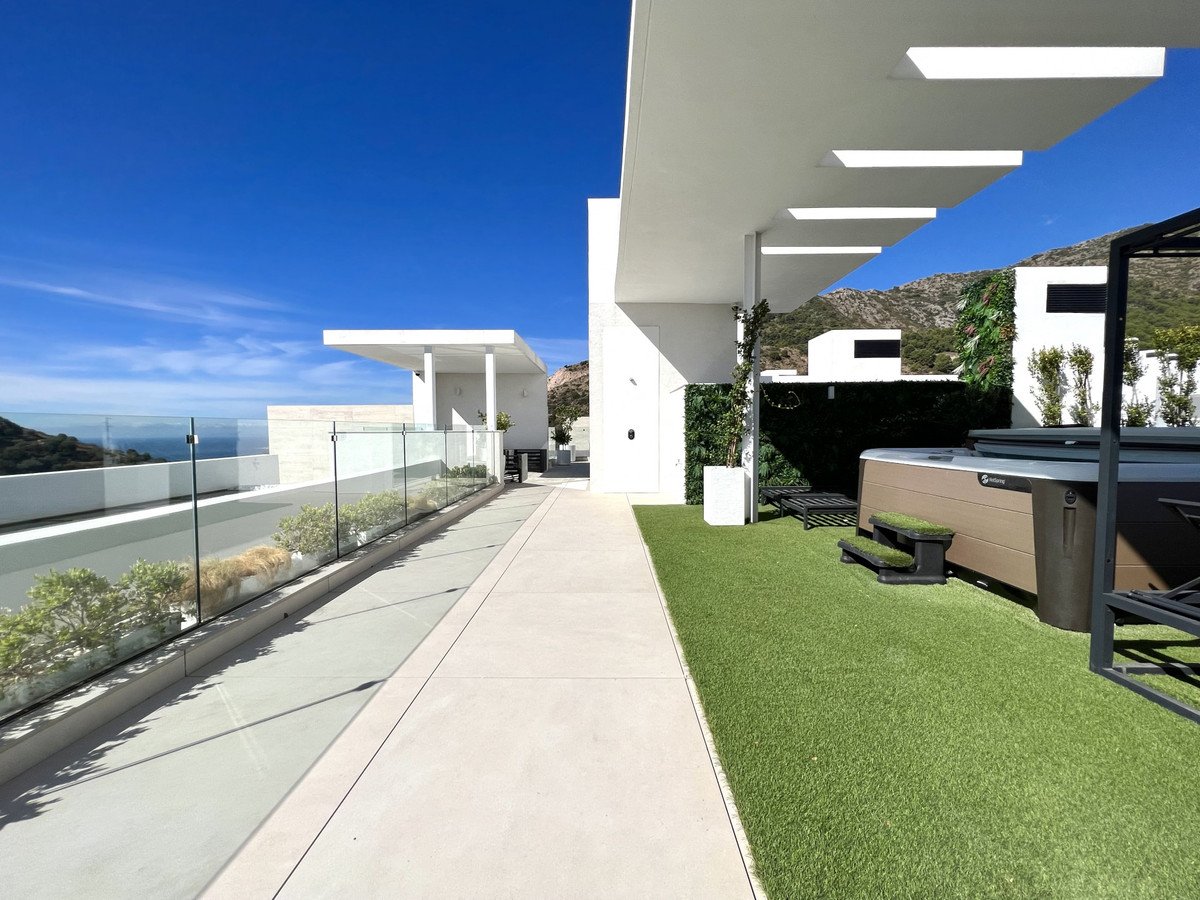3 Bed Penthouse in Ojén