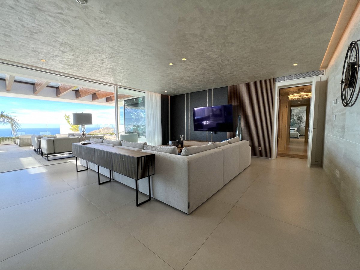 3 Bed Penthouse in Ojén