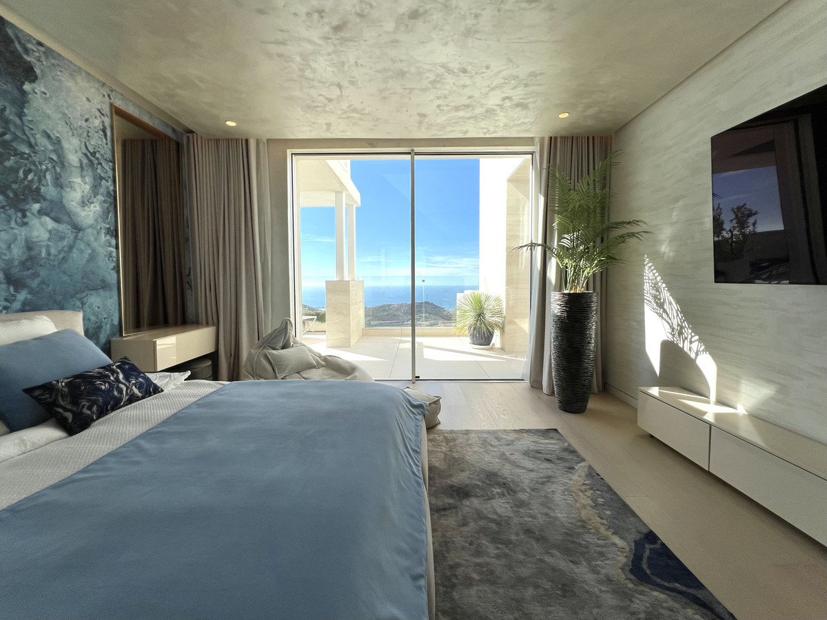 3 Bed Penthouse in Ojén
