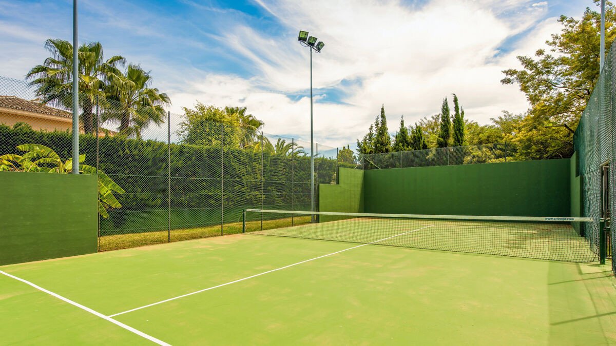 6 Bed Detached Villa in Guadalmina Baja