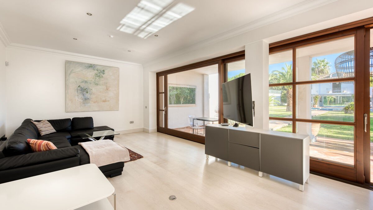 6 Bed Detached Villa in Guadalmina Baja