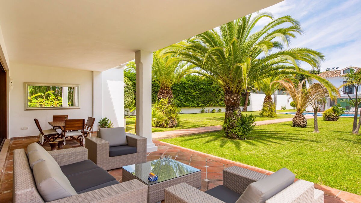 6 Bed Detached Villa in Guadalmina Baja