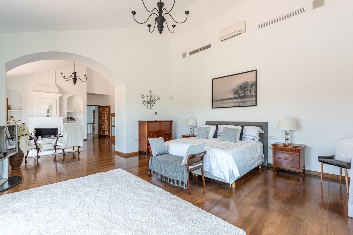 7 Bed Detached Villa in Sotogrande Alto