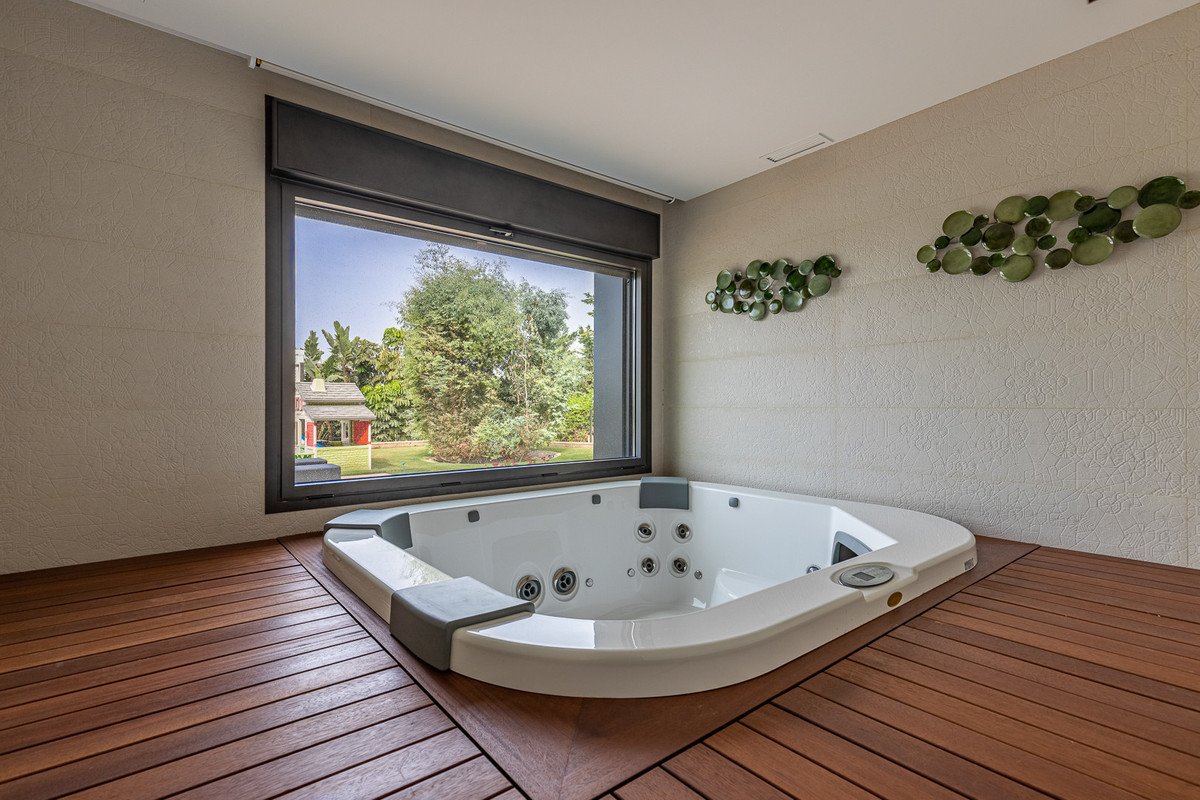 8 Bed Detached Villa in Málaga Este