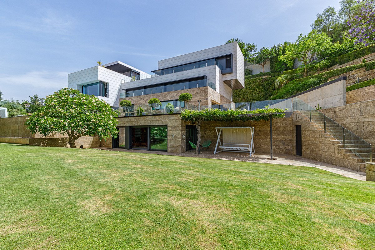 8 Bed Detached Villa in Málaga Este