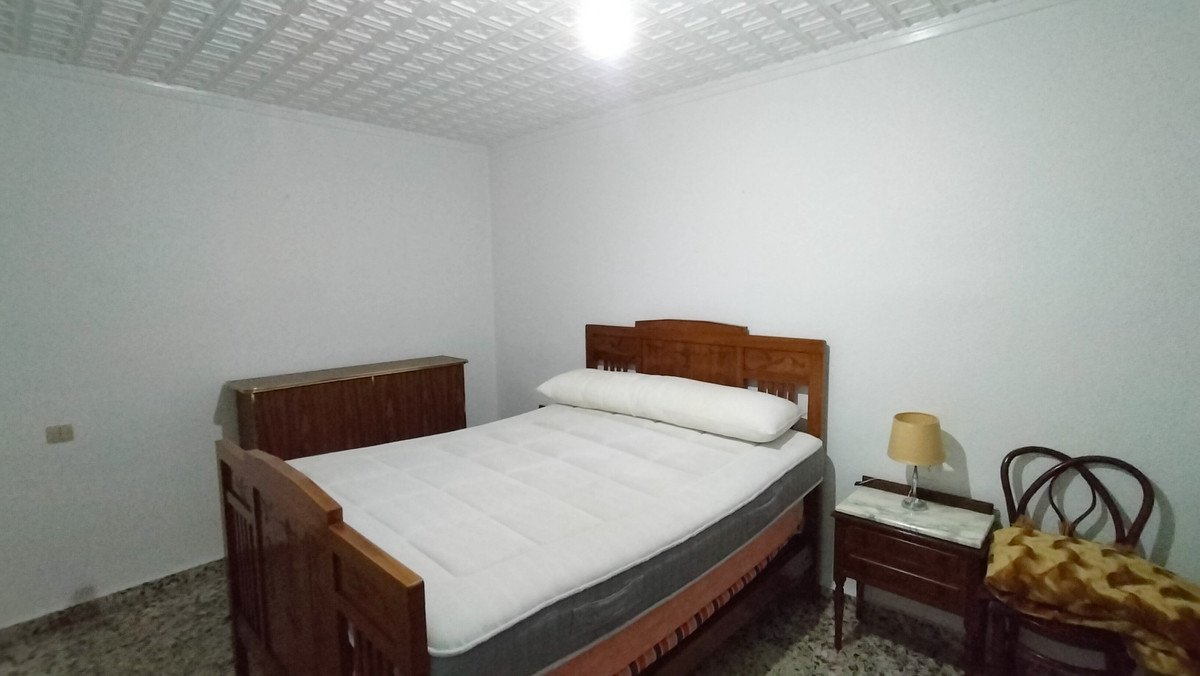 3 Bed Ground Floor Apartment in Sax