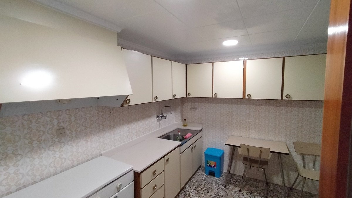 3 Bed Ground Floor Apartment in Sax