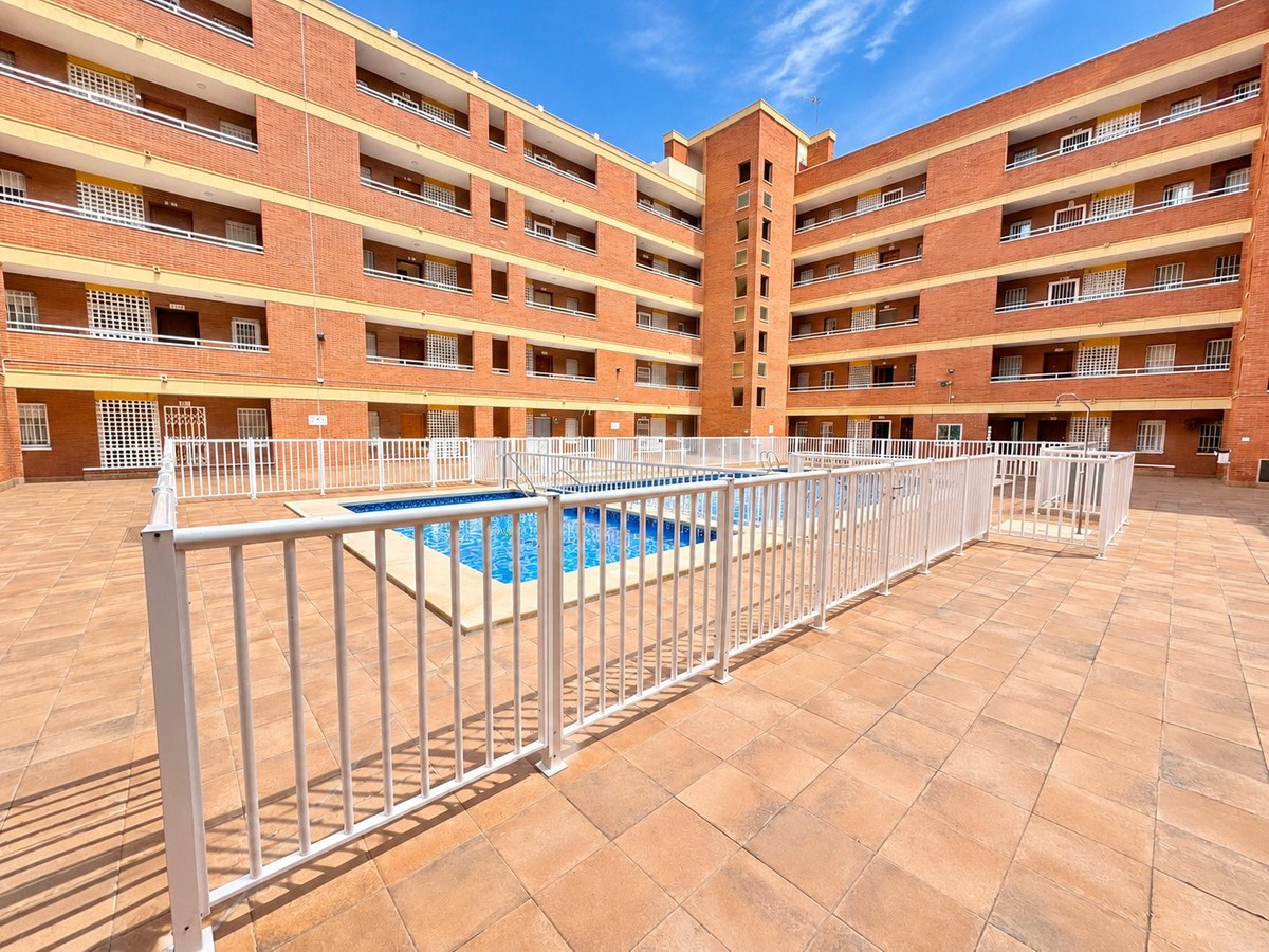 2 Bed Ground Floor Apartment in Torrevieja