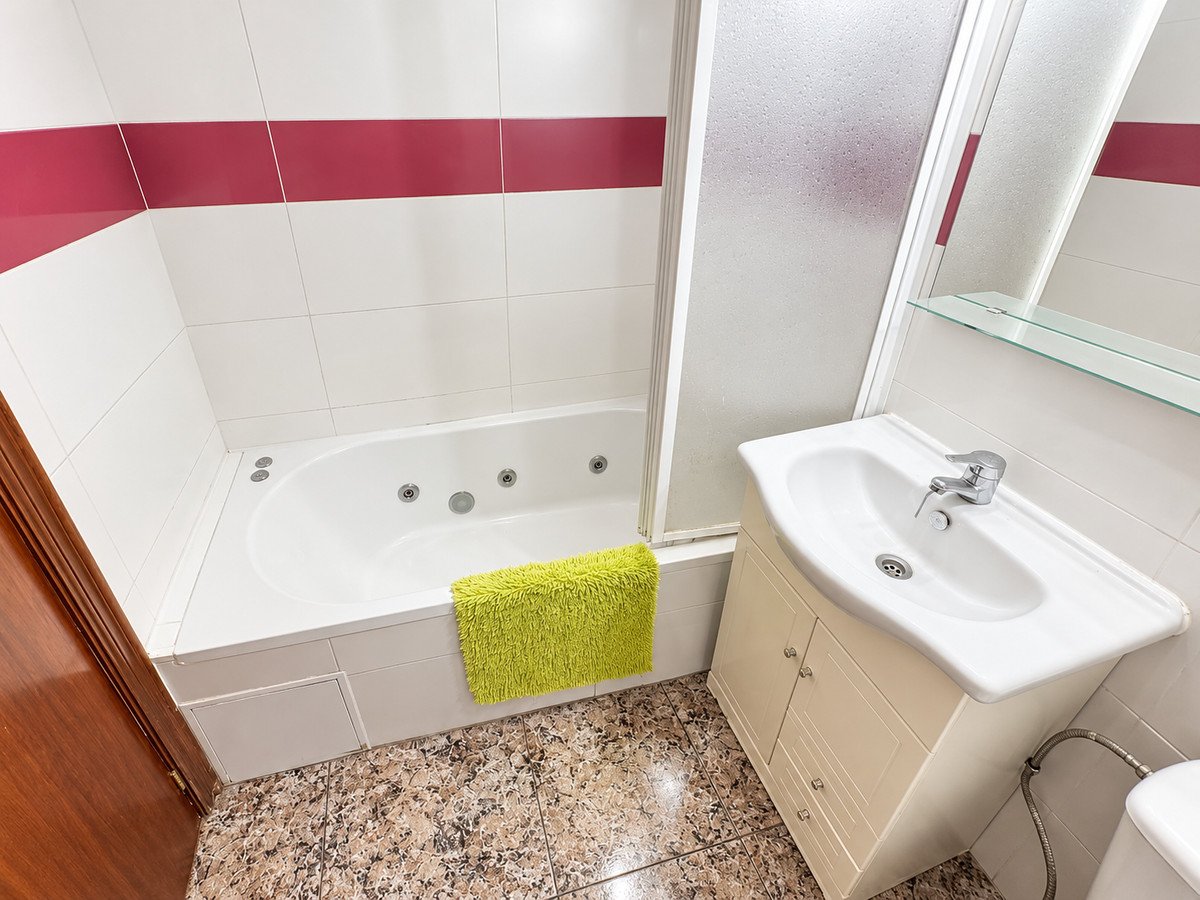 2 Bed Ground Floor Apartment in Torrevieja
