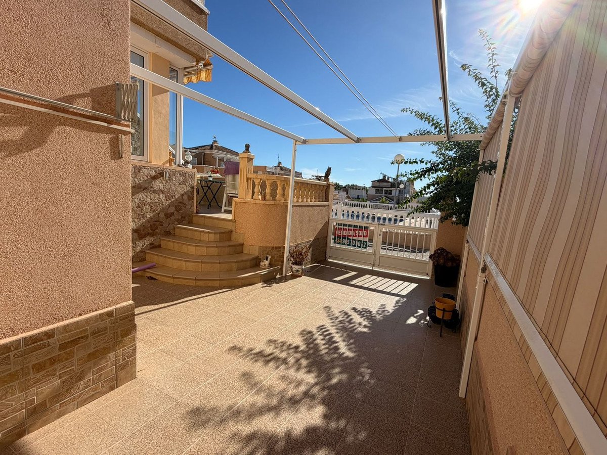 2 Bed Ground Floor Apartment in Torrevieja