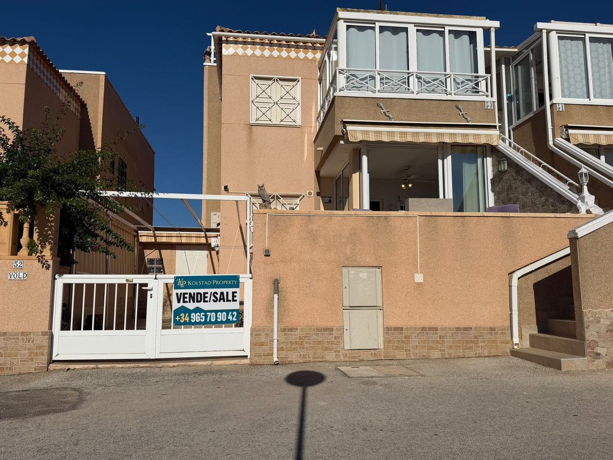 2 Bed Ground Floor Apartment in Torrevieja