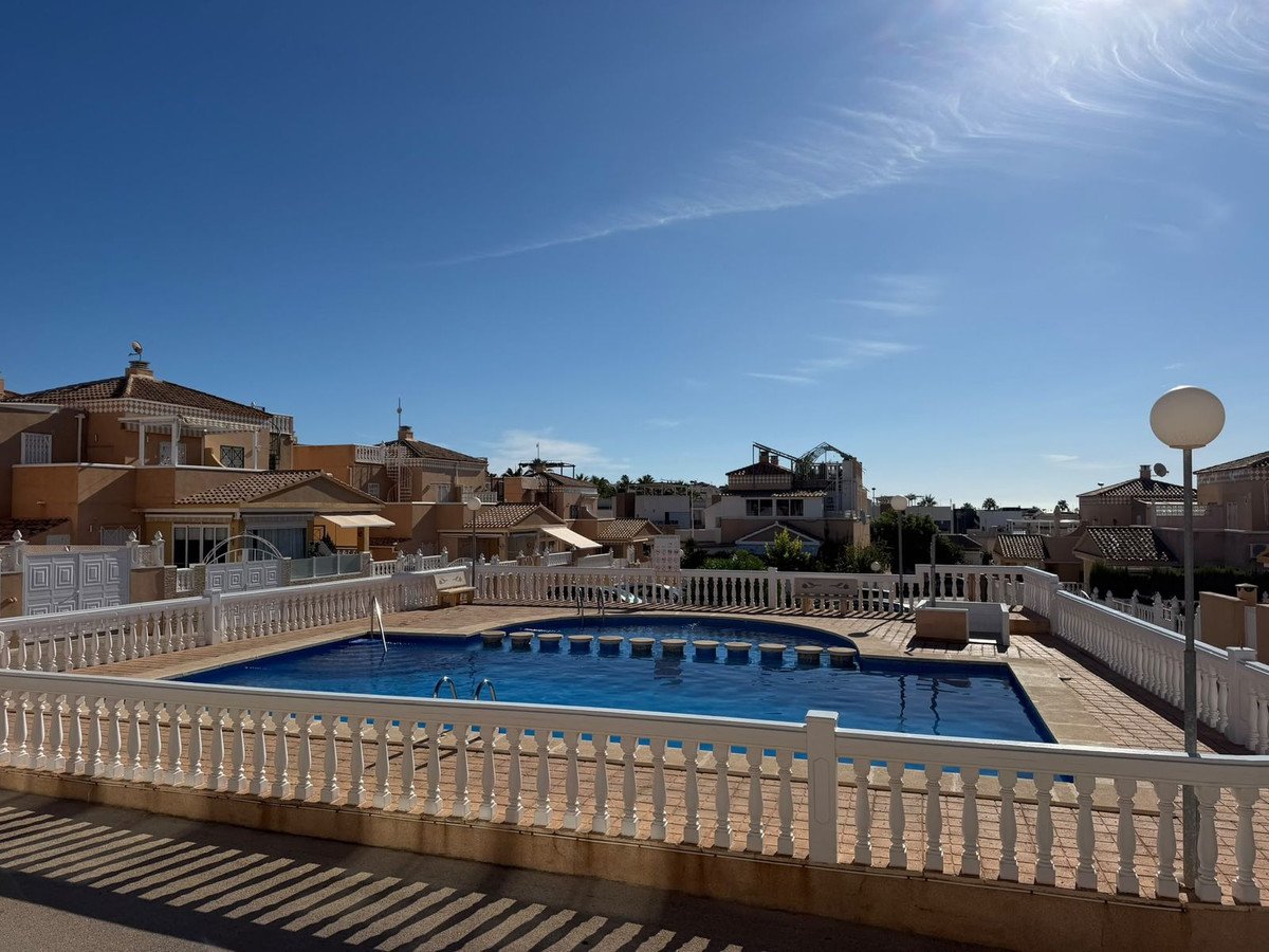 2 Bed Ground Floor Apartment in Torrevieja
