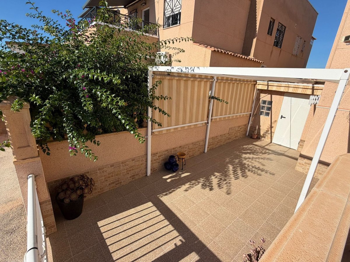 2 Bed Ground Floor Apartment in Torrevieja