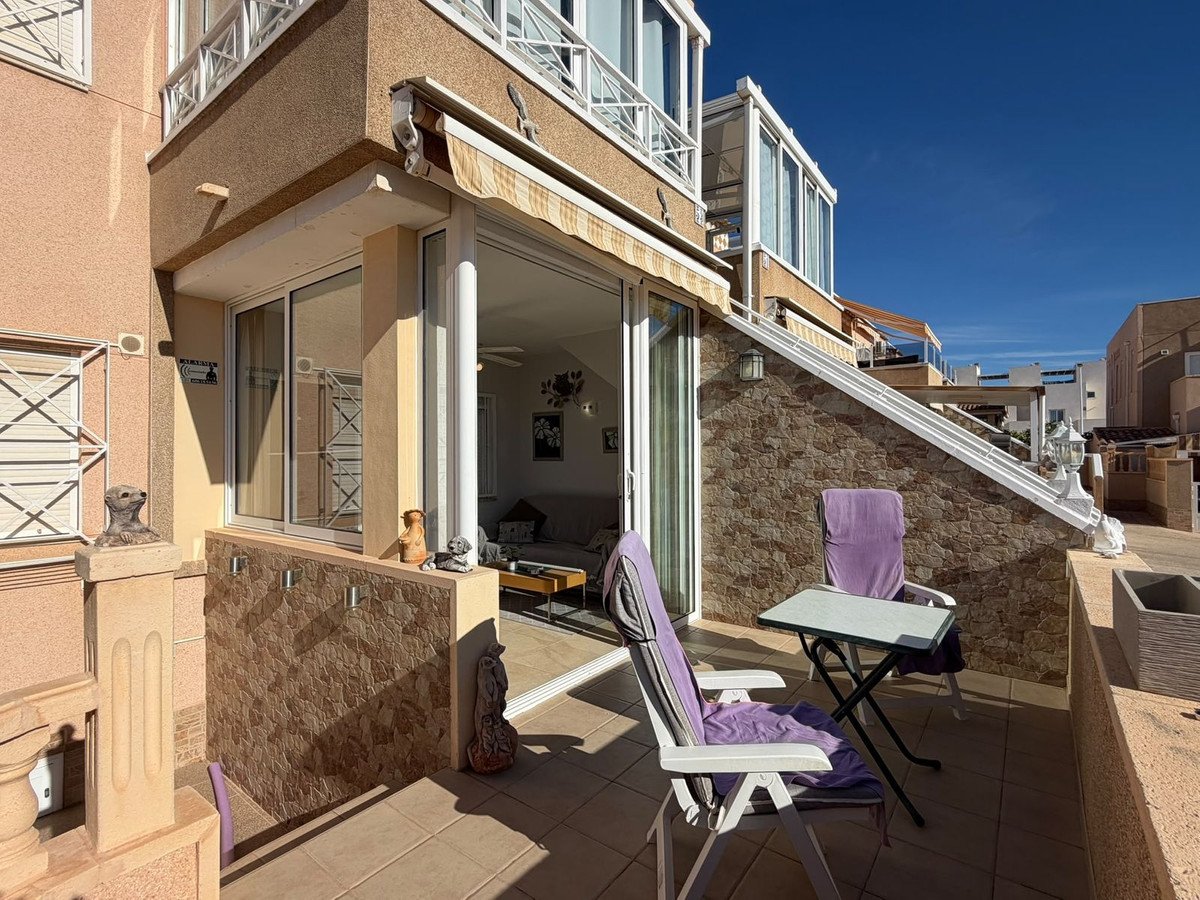 2 Bed Ground Floor Apartment in Torrevieja