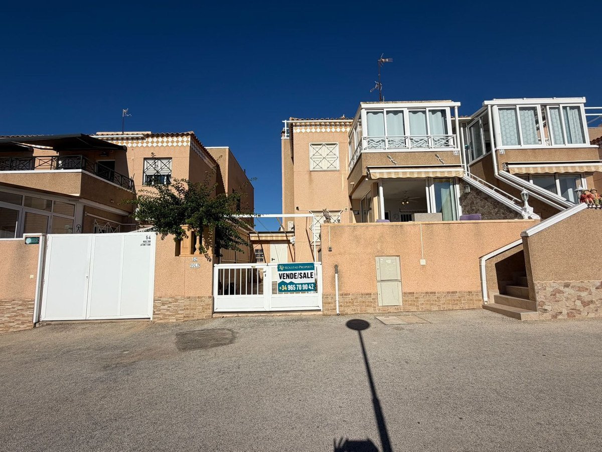 2 Bed Ground Floor Apartment in Torrevieja