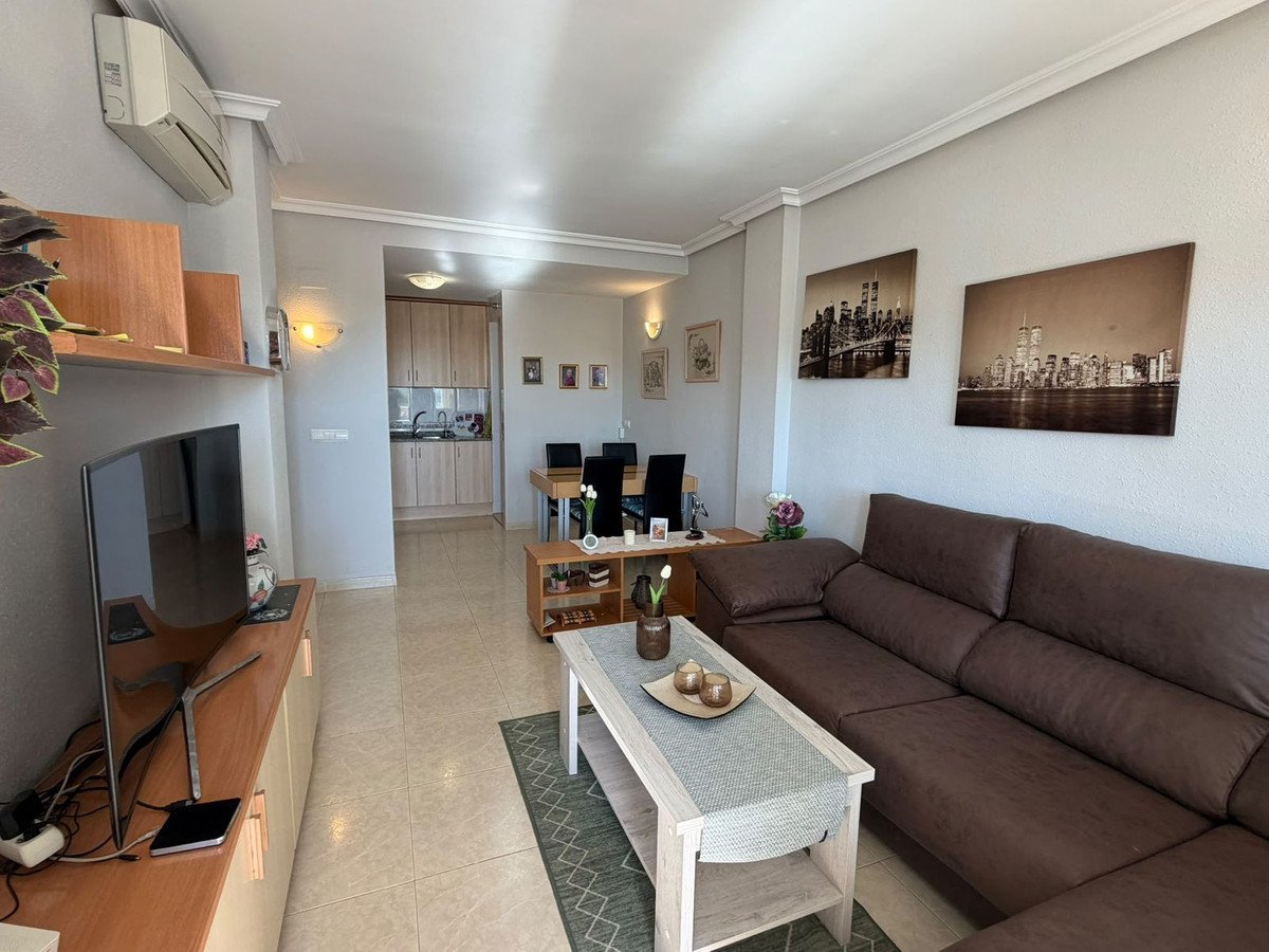2 Bed Ground Floor Apartment in Torrevieja
