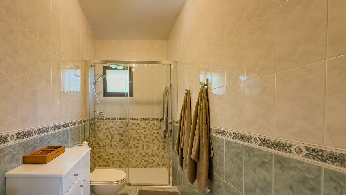 2 Bed Detached Villa in Almogía