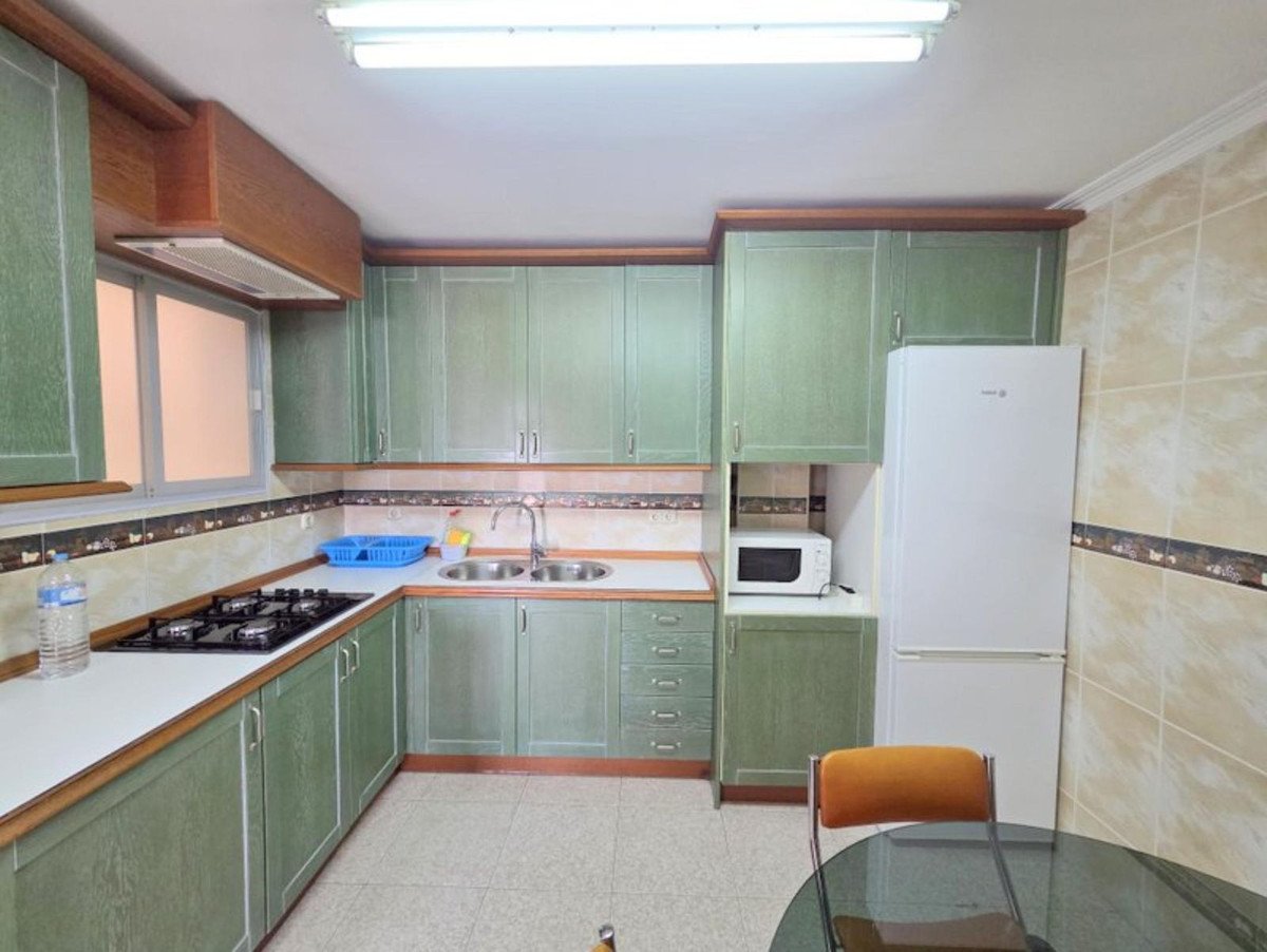 3 Bed Middle Floor Apartment in San Luis de Sabinillas
