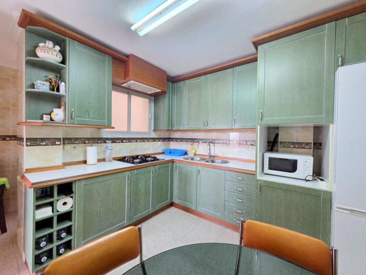 3 Bed Middle Floor Apartment in San Luis de Sabinillas