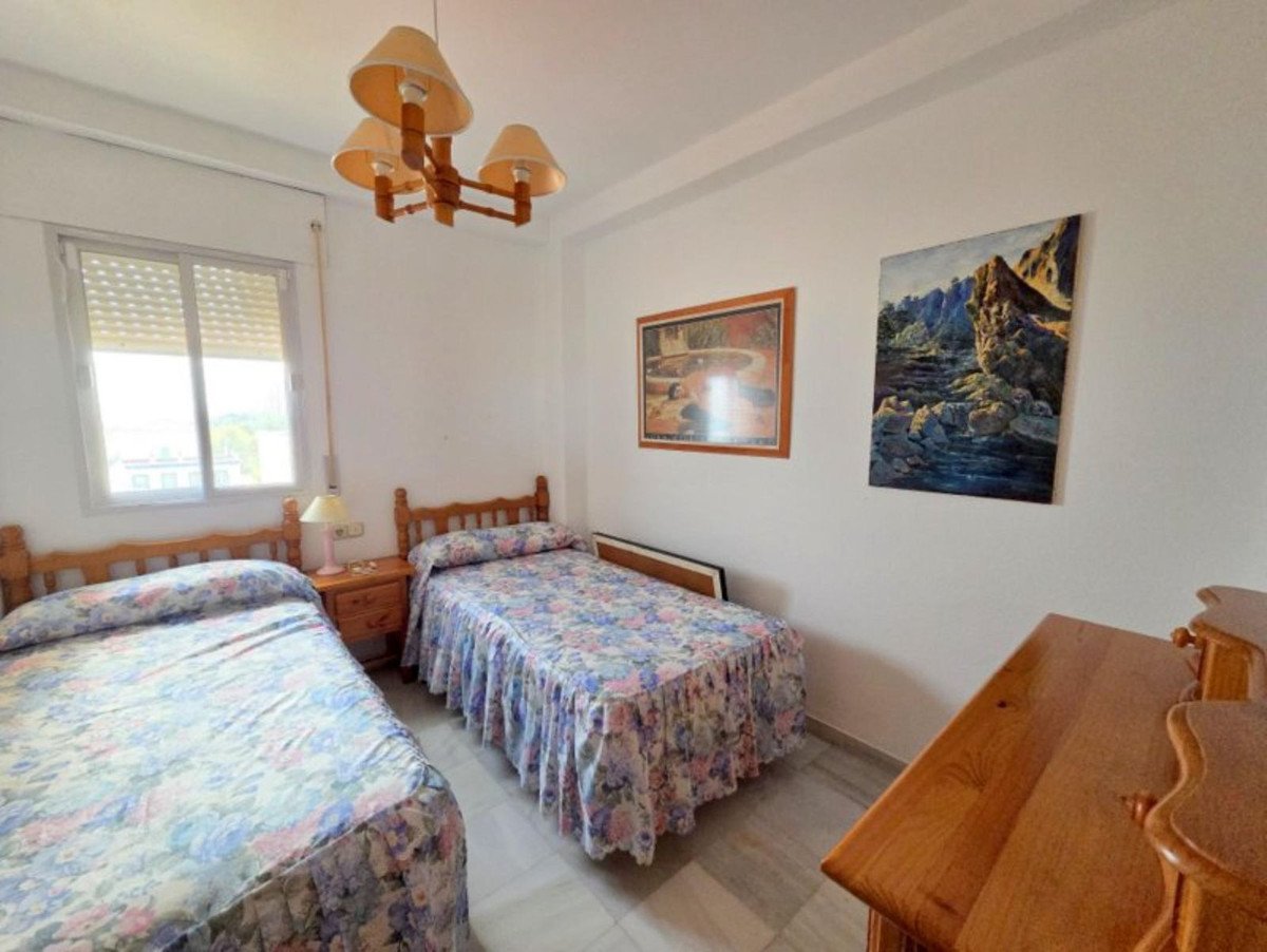 3 Bed Middle Floor Apartment in San Luis de Sabinillas