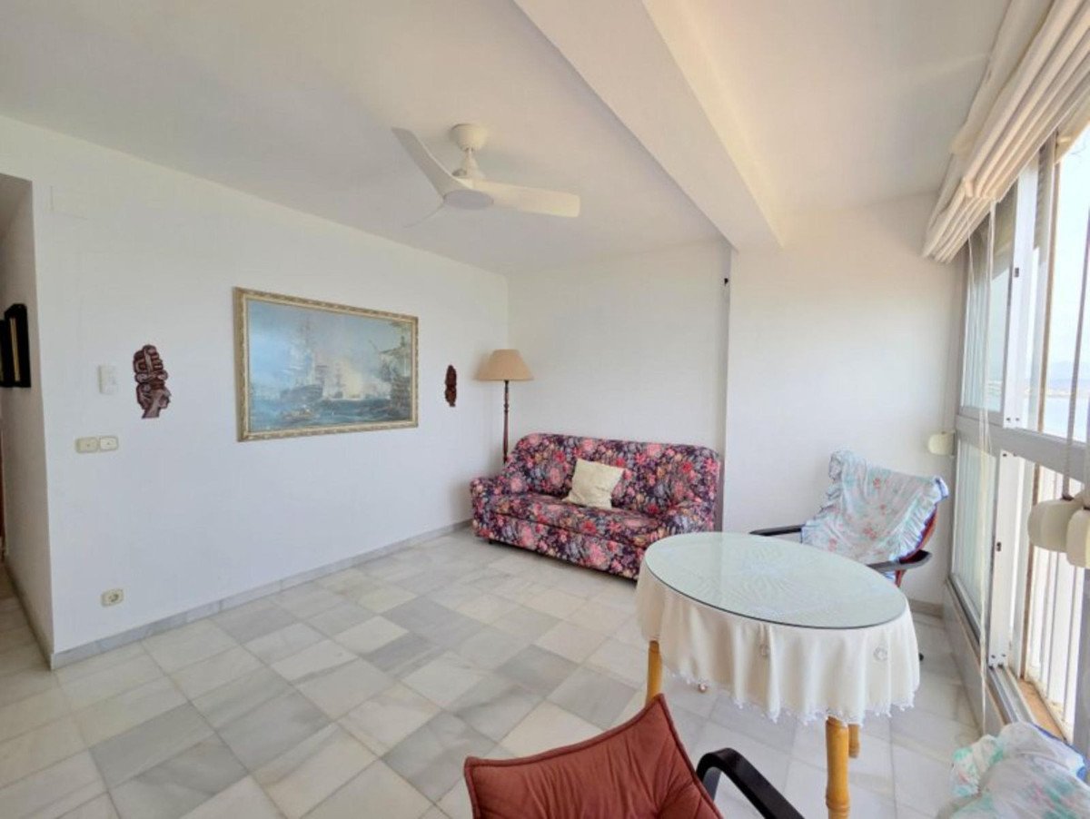 3 Bed Middle Floor Apartment in San Luis de Sabinillas