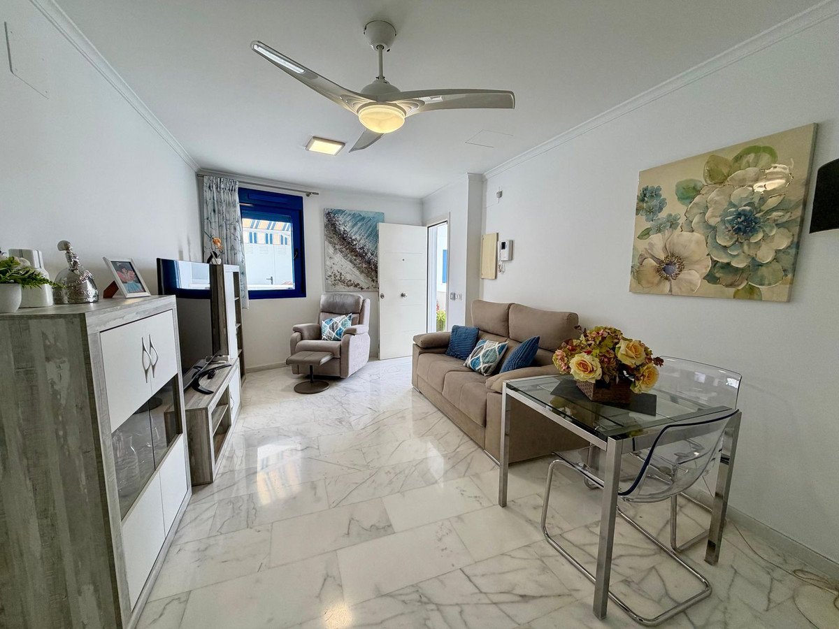 2 Bed Middle Floor Apartment in Los Boliches