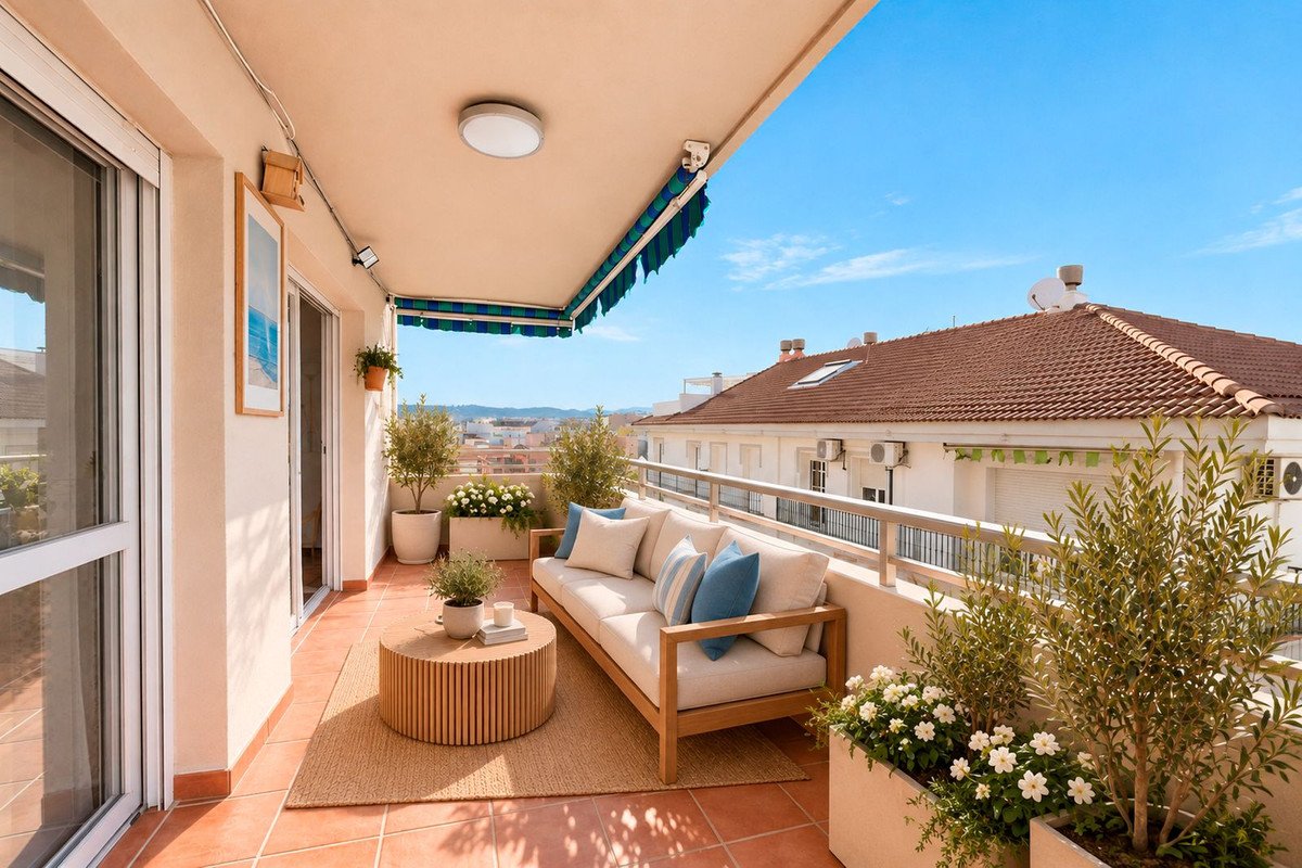 3 Bed Middle Floor Apartment in Fuengirola