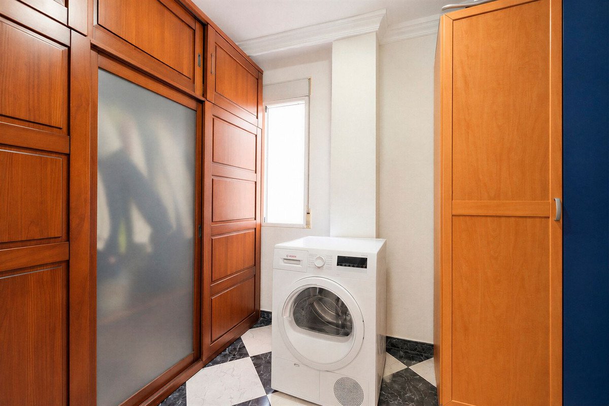 3 Bed Middle Floor Apartment in Fuengirola