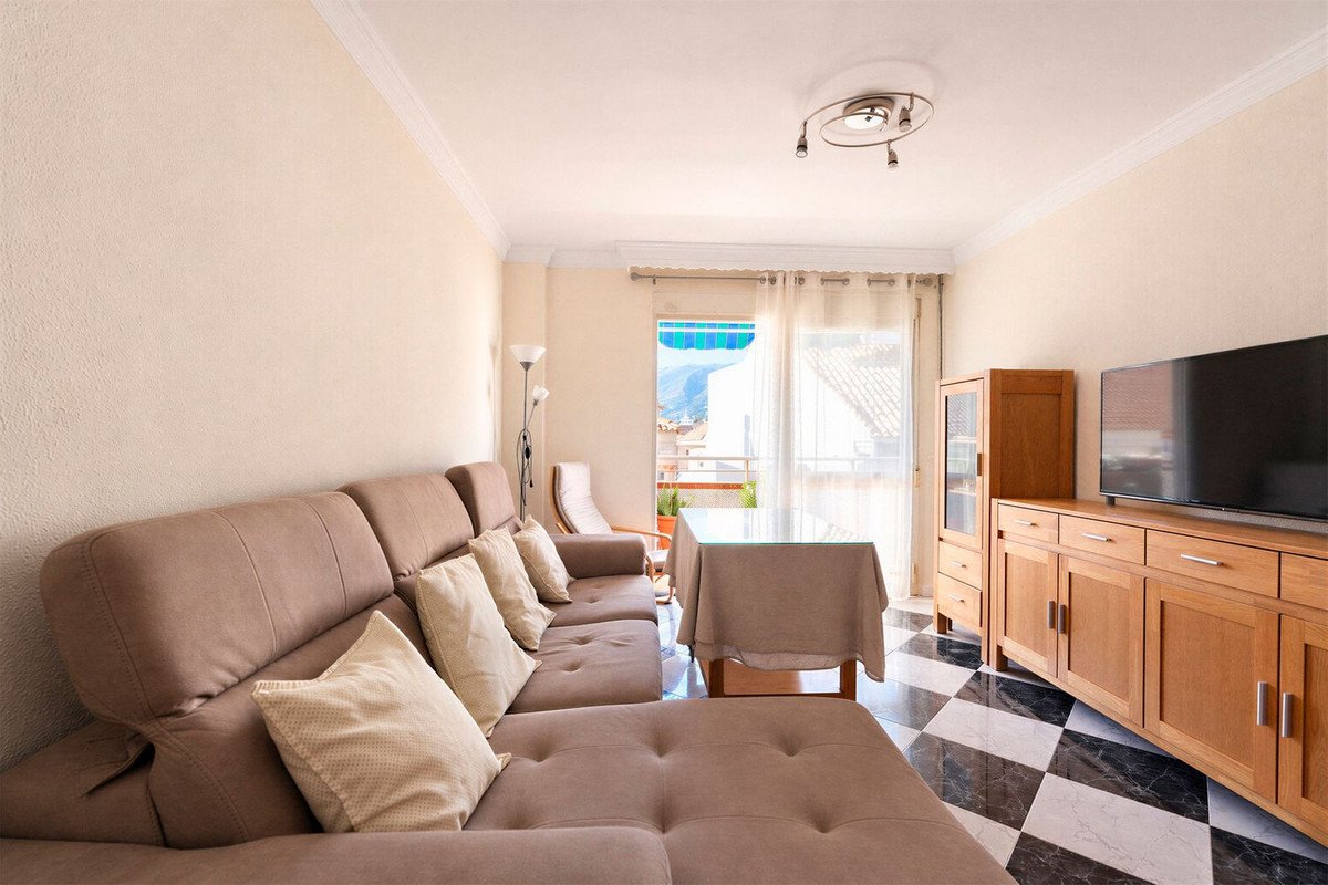 3 Bed Middle Floor Apartment in Fuengirola