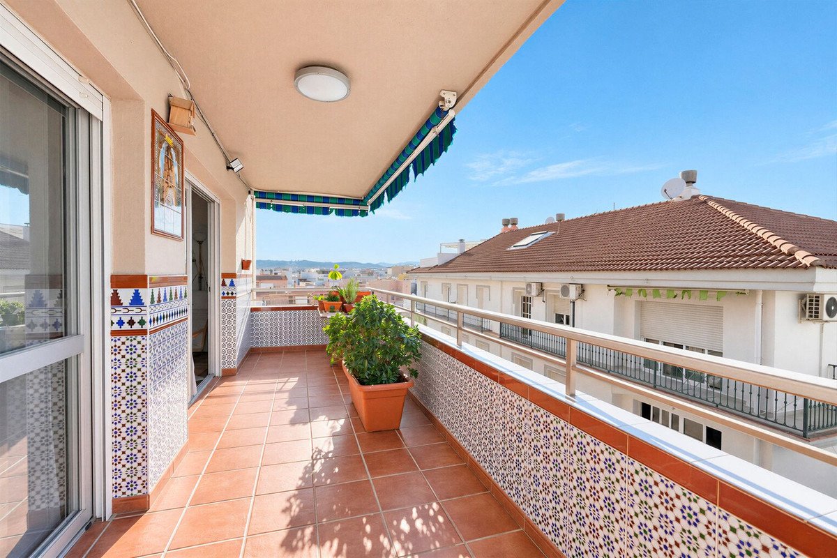 3 Bed Middle Floor Apartment in Fuengirola