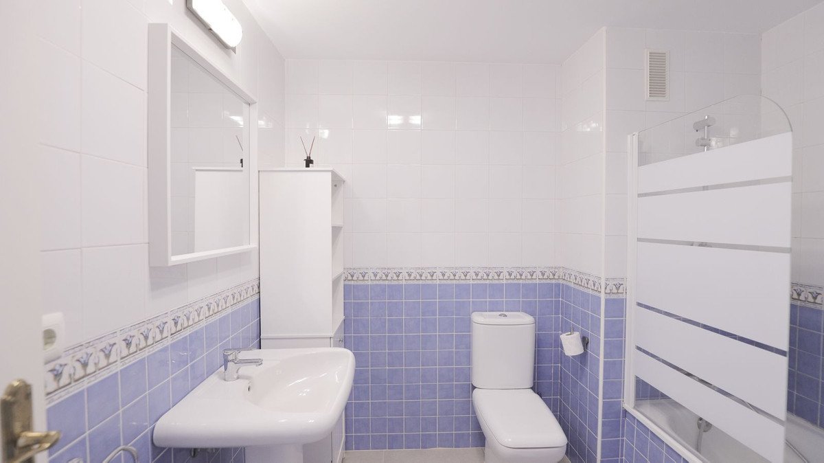 2 Bed Middle Floor Apartment in Reserva de Marbella
