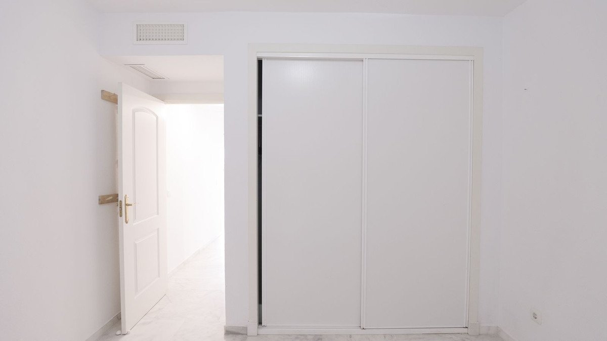 2 Bed Middle Floor Apartment in Reserva de Marbella