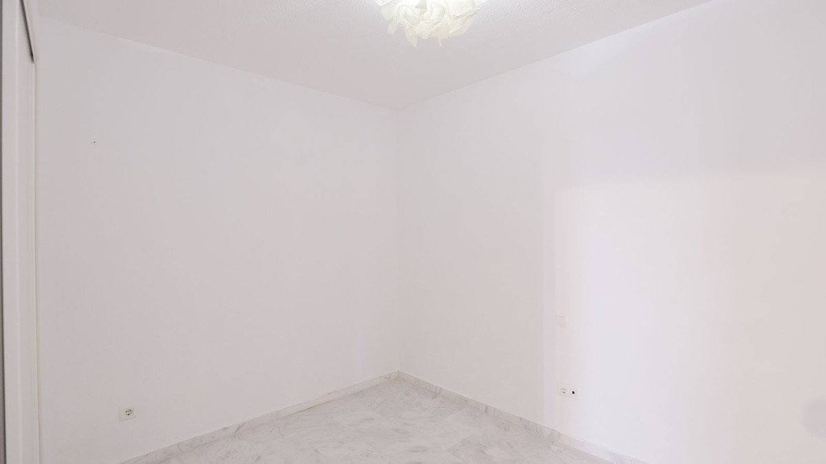 2 Bed Middle Floor Apartment in Reserva de Marbella