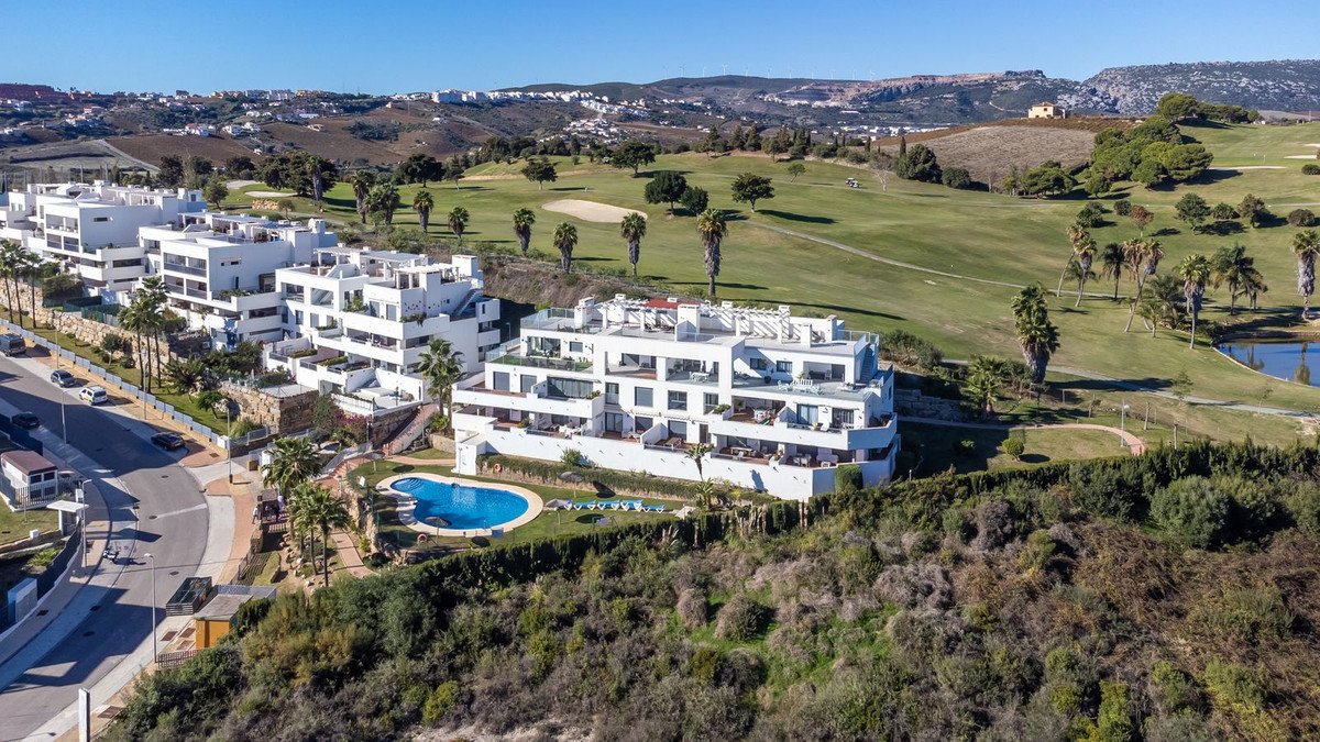 2 Bed Middle Floor Apartment in Doña Julia