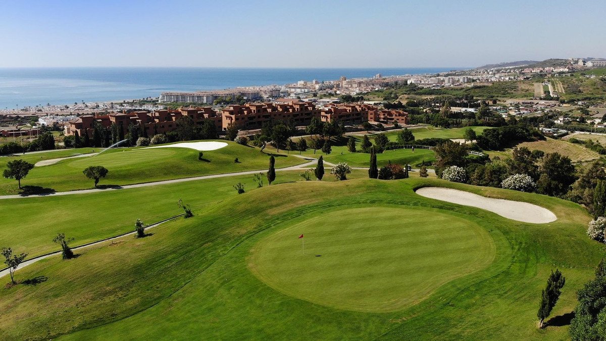 2 Bed Middle Floor Apartment in Doña Julia