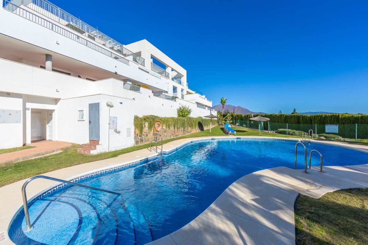 2 Bed Middle Floor Apartment in Doña Julia