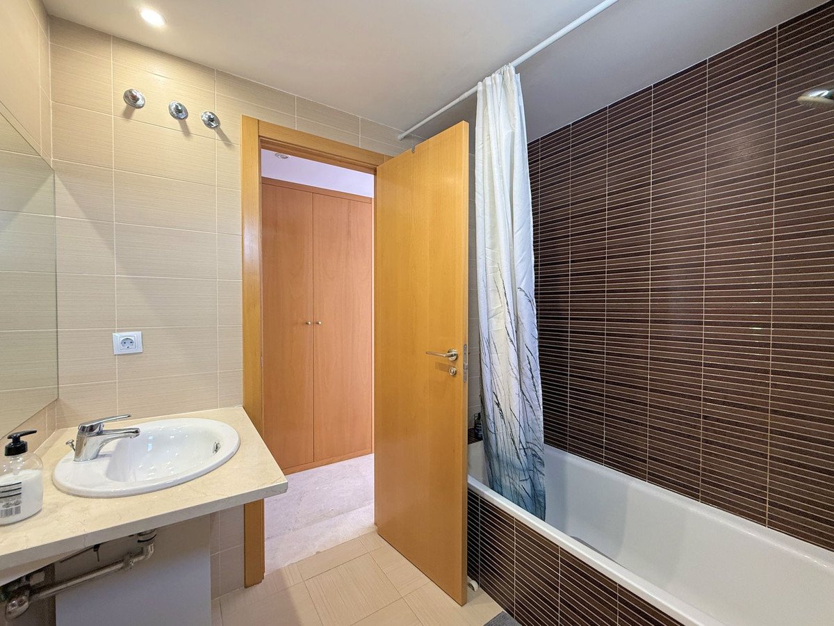 2 Bed Middle Floor Apartment in Doña Julia