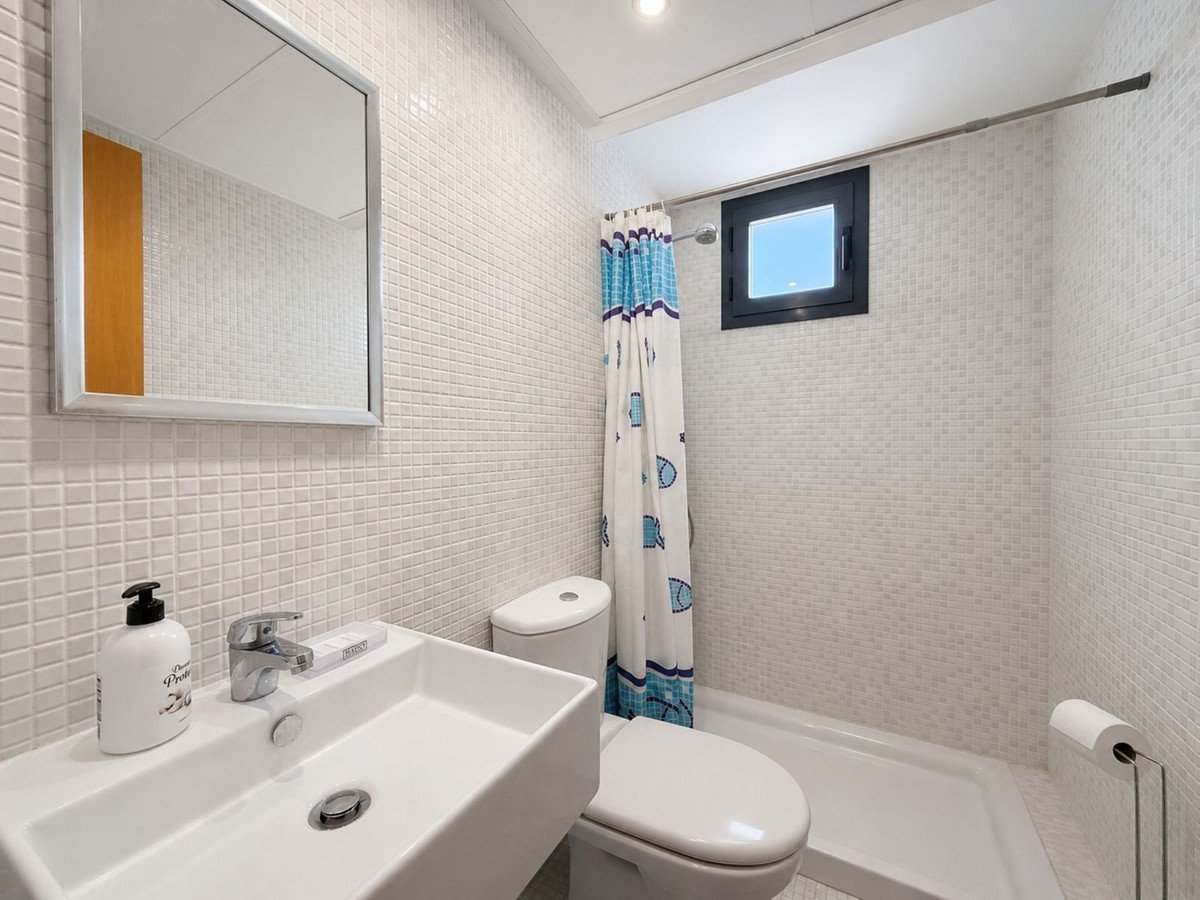 2 Bed Middle Floor Apartment in Doña Julia