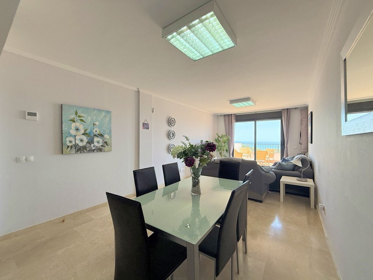 2 Bed Middle Floor Apartment in Doña Julia