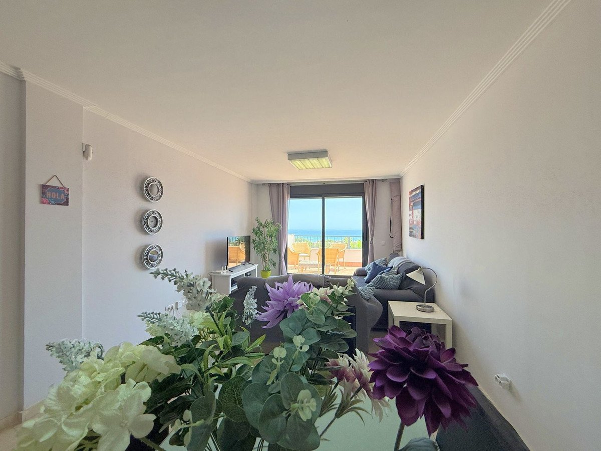 2 Bed Middle Floor Apartment in Doña Julia